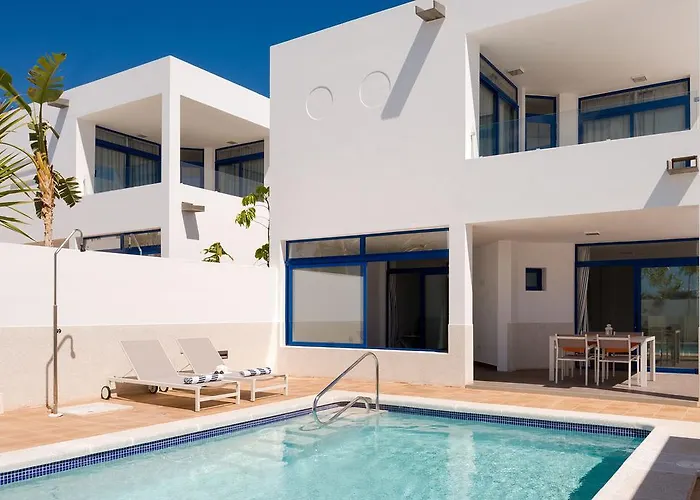 De La Marina Villa *